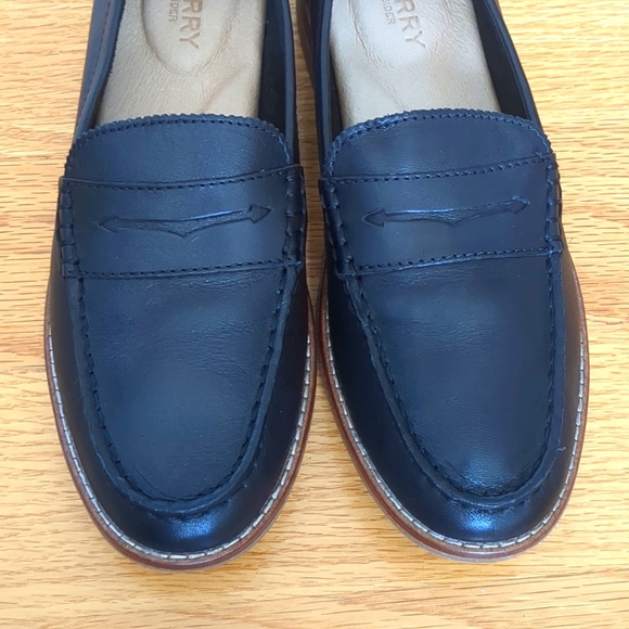 Sperry Women's Seaport Penny Loafer; US 6 (M) - Picture 9 of 11